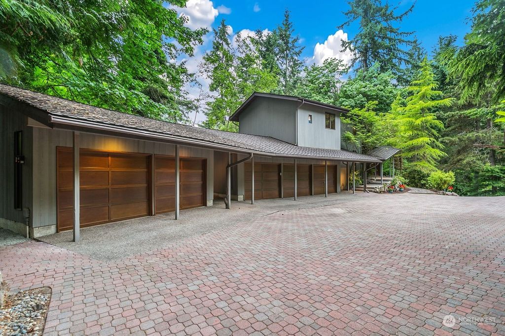 Photo of 799 NW Culbertson Drive, Seattle, WA 98133 (MLS # 2128026)