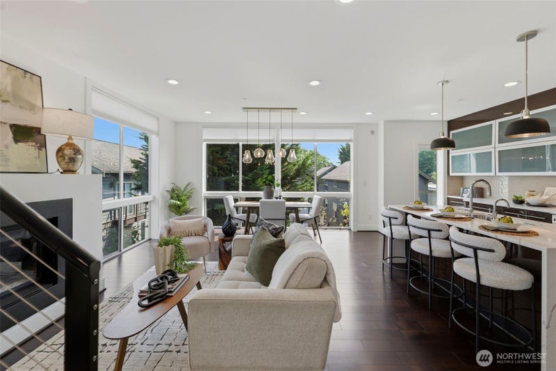 315 W Galer Street 107
