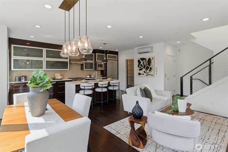 315 W Galer Street 107