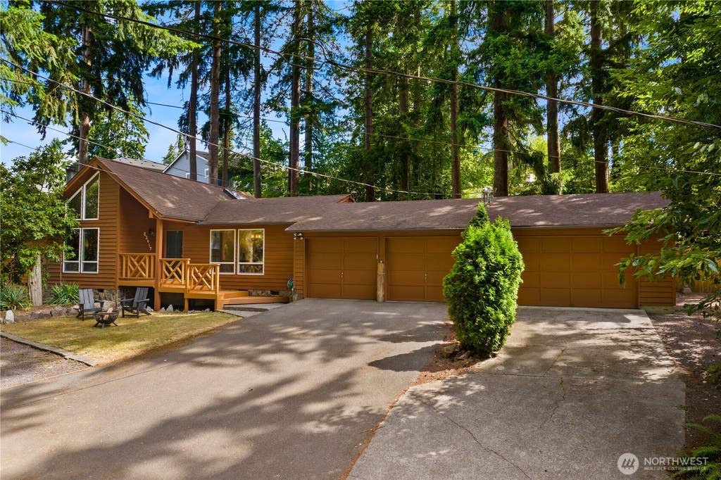 Photo of 23417 Edmonds Way, Edmonds, WA 98026 (MLS # 2561219)
