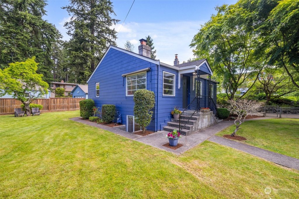Photo of 102 N 143rd Street, Seattle, WA 98133 (MLS # 2246242)