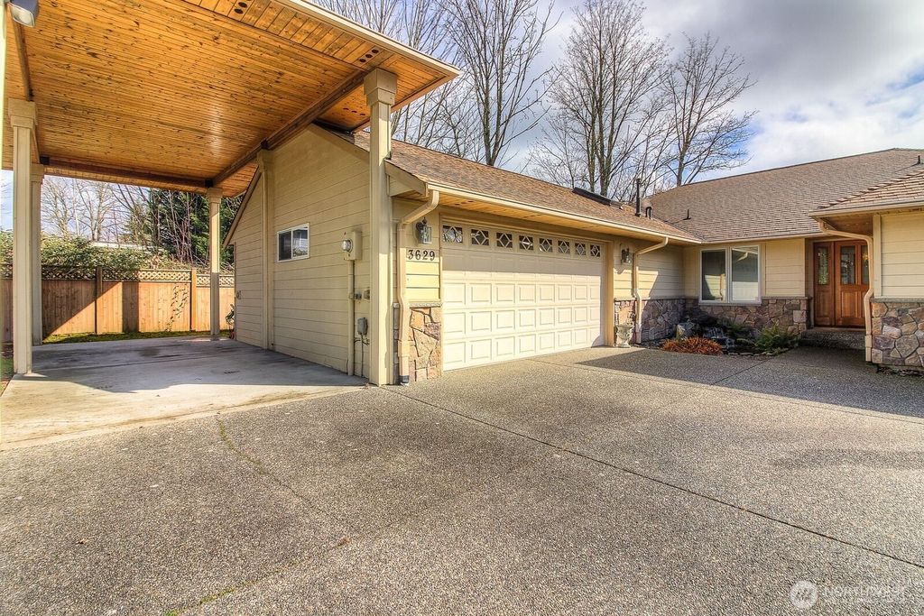 Photo of 3629 Lincoln Way, Lynnwood, WA 98087 (MLS # 2491179)