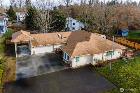 Photo of 3629 Lincoln Way, Lynnwood, WA 98087 (MLS # 2491179)