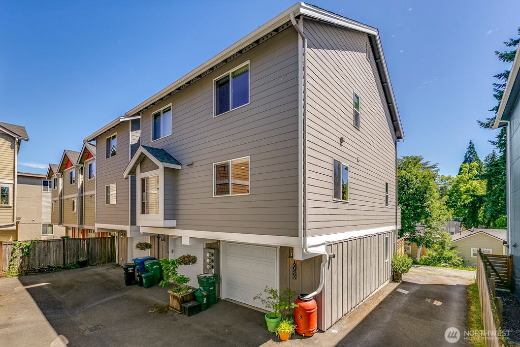 Photo of 12046 33rd Avenue NE #A, Seattle, WA 98125 (MLS # 2384721)
