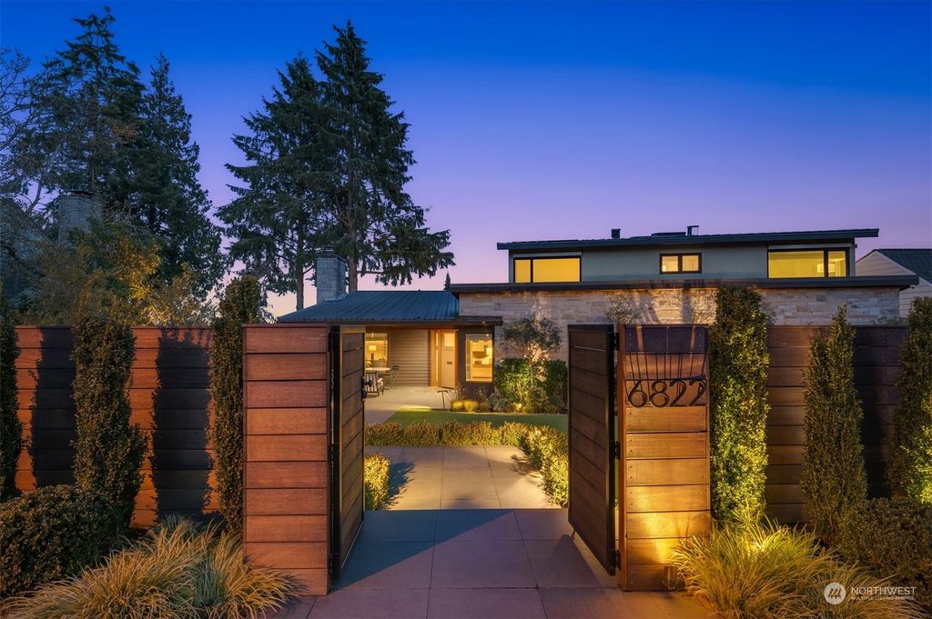 Photo of 6822 50th Avenue NE, Seattle, WA 98115 (MLS # 2034330)