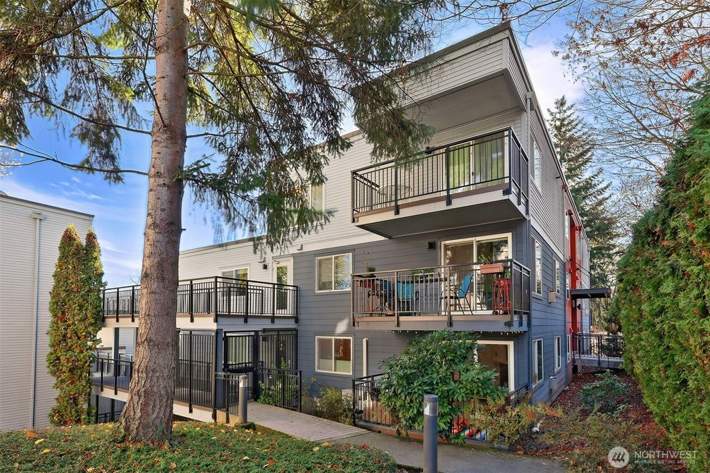 Photo of 2512 E Madison Street #401, Seattle, WA 98112 (MLS # 2456420)