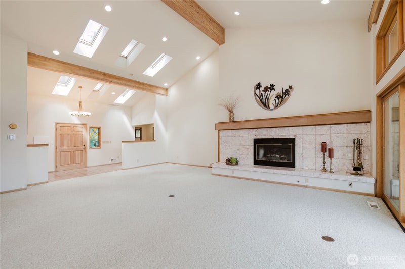 1225 NE Hoffs Drive