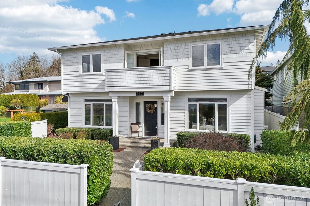 Photo of 217 9th Avenue S, Edmonds, WA 98020 (MLS # 2463539)