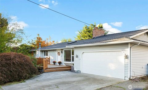 Photo of 12418 SE 251st Place, Kent, WA 98030 (MLS # 2434539)