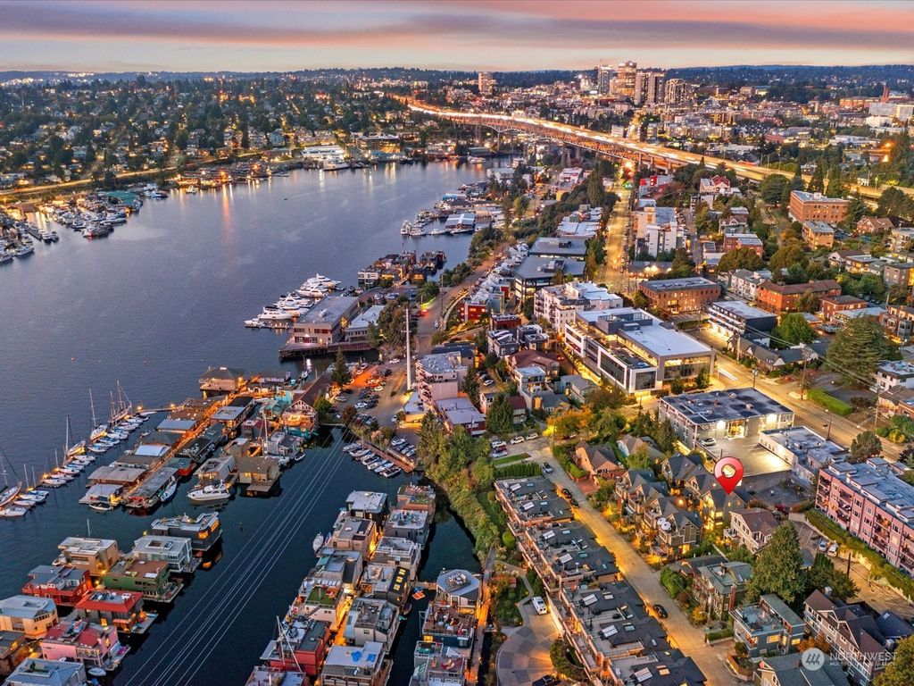 Photo of 2623 Yale Terrace E, Seattle, WA 98102 (MLS # 2165284)