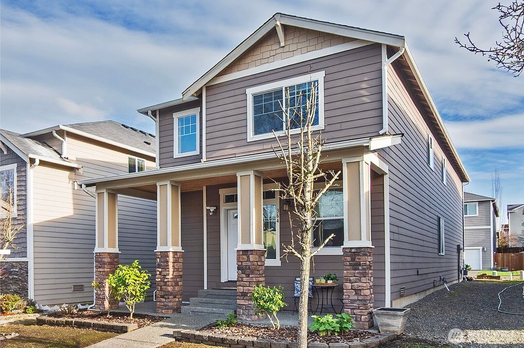 Photo of 364 Field Place NE, Renton, WA 98059 (MLS # 2485044)