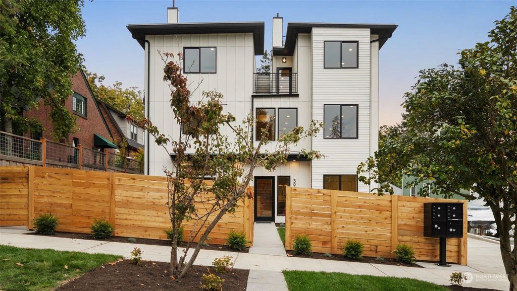 Photo of 3934 Corliss Avenue N, Seattle, WA 98103 (MLS # 2296841)