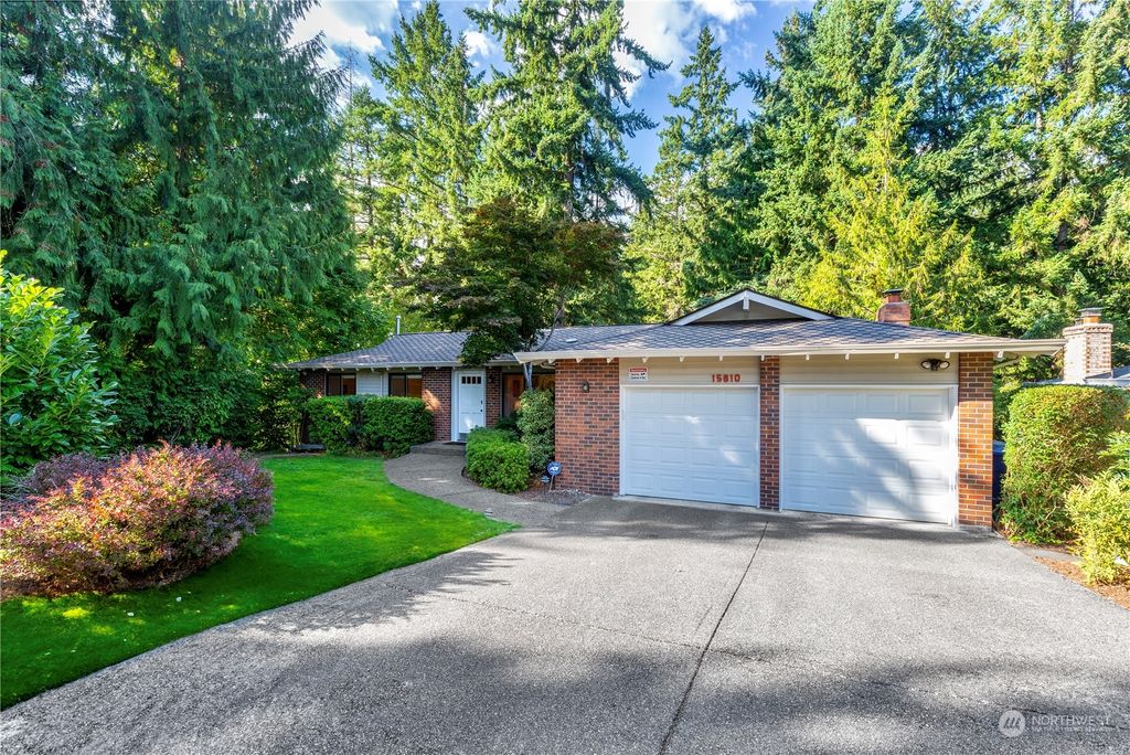 Photo of 15810 SE 42nd Place, Bellevue, WA 98006 (MLS # 2157991)