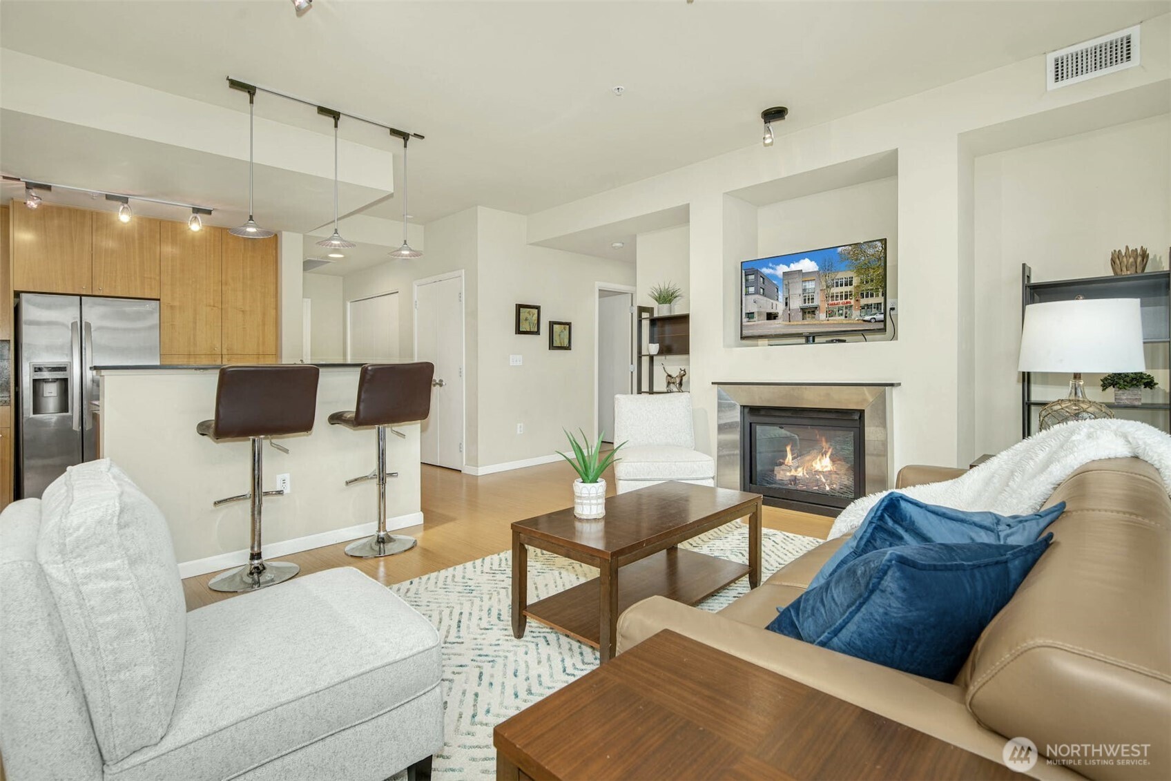 17 W Mercer Street 212