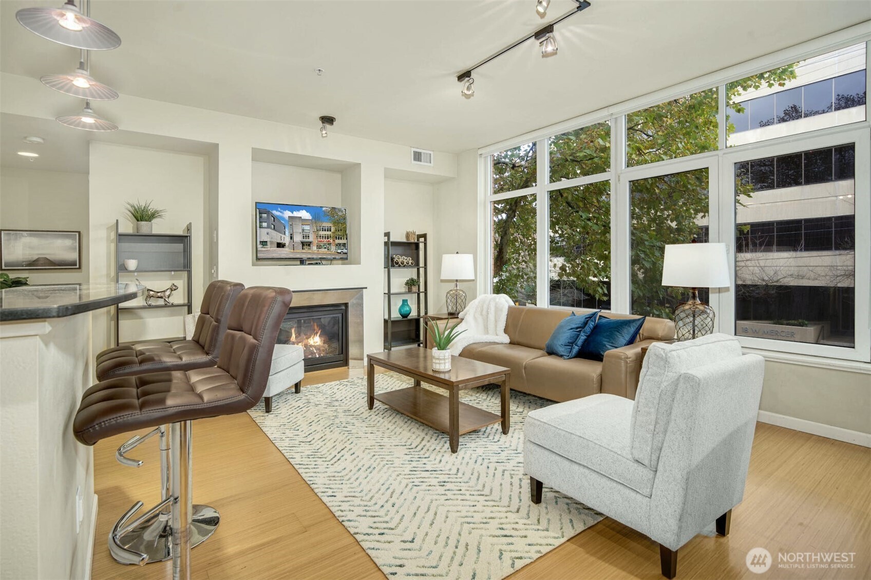 17 W Mercer Street 212