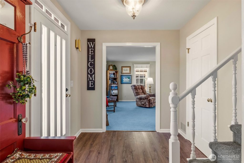 Photo of 941 Idaho Street St, Wenatchee, WA 98801 (MLS # 2485602)