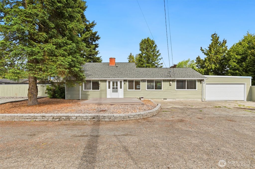 Photo of 11636 13th Avenue SW, Burien, WA 98146 (MLS # 2527878)