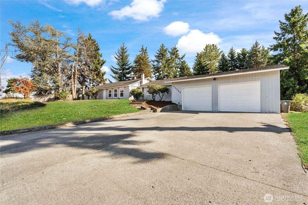 Photo of 11369 SE 168th Street, Renton, WA 98055 (MLS # 2434327)