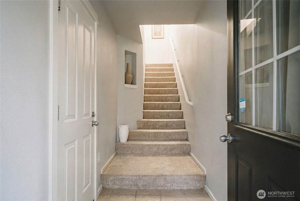 Photo of 18258 NE 96th Way #103, Redmond, WA 98052 (MLS # 2466682)