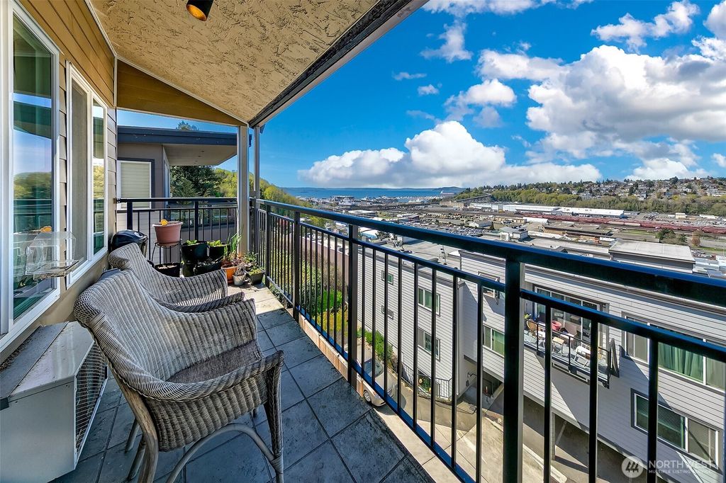 Photo of 1965 12th Avenue W #401, Seattle, WA 98119 (MLS # 2504608)