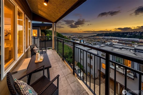 Photo of 1965 12th Avenue W #401, Seattle, WA 98119 (MLS # 2504608)