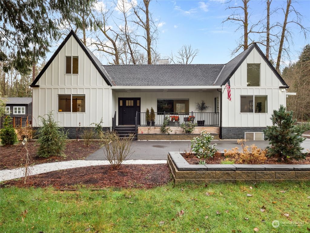 Photo of 18725 NE 128th Way, Redmond, WA 98052 (MLS # 2202934)
