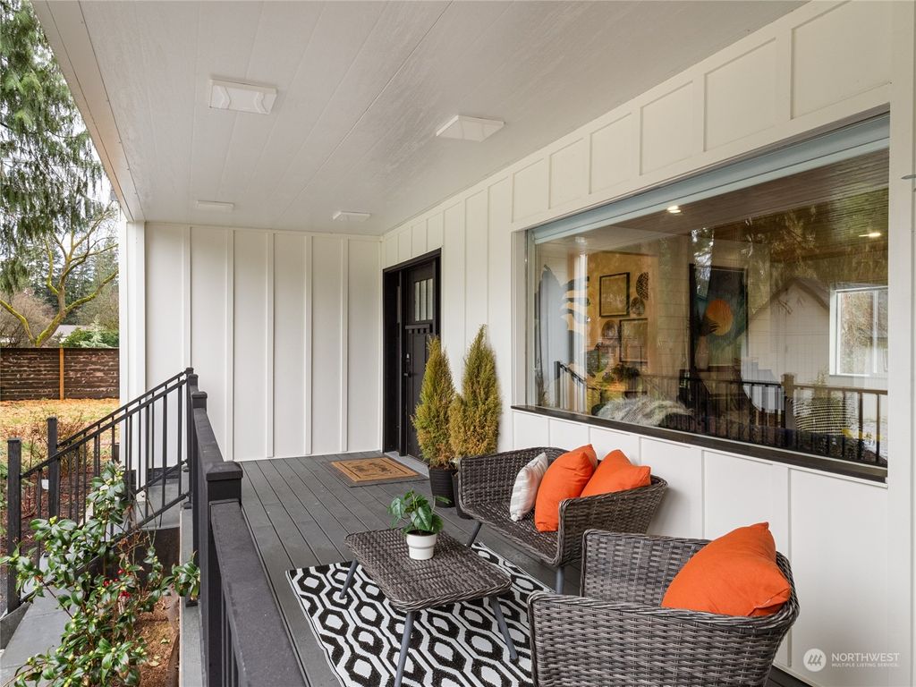Photo of 18725 NE 128th Way, Redmond, WA 98052 (MLS # 2202934)