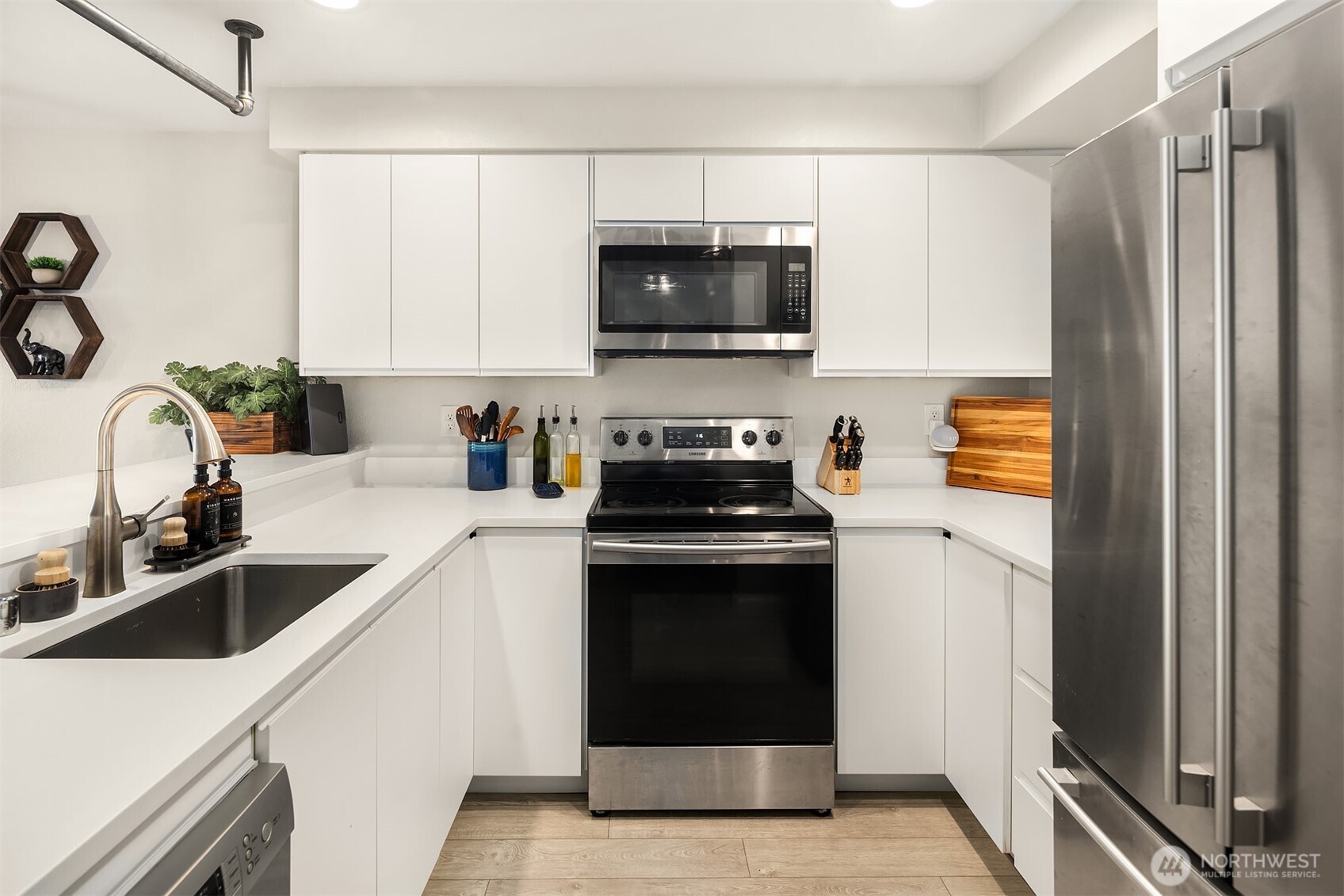 4893 76th Street SW E1002