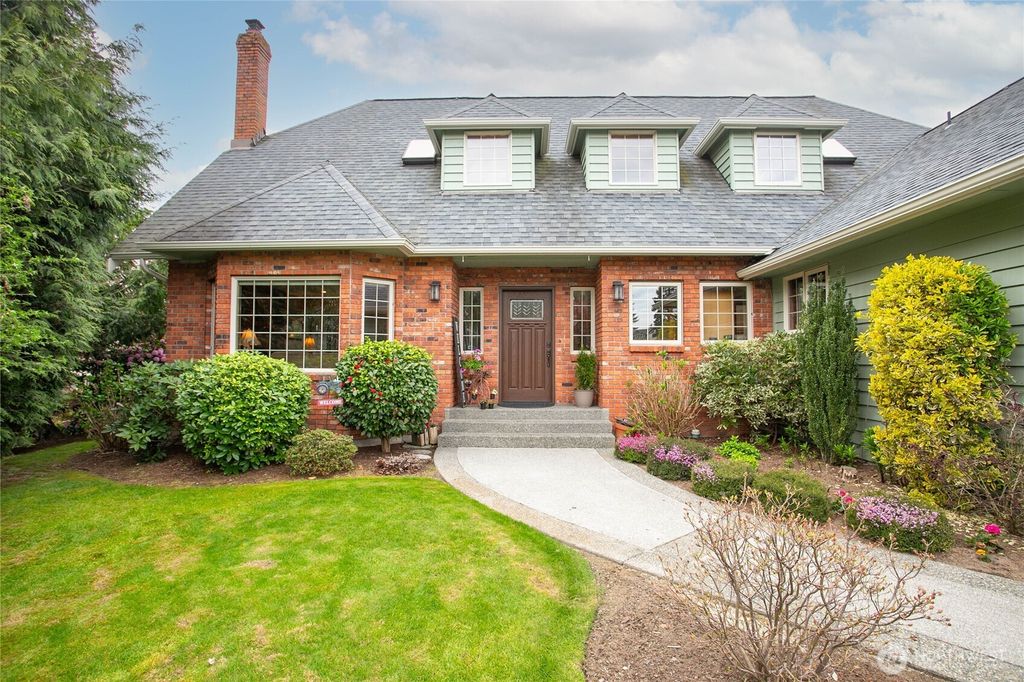 Photo of 1806 Fairview Court, Lynden, WA 98264 (MLS # 2506139)