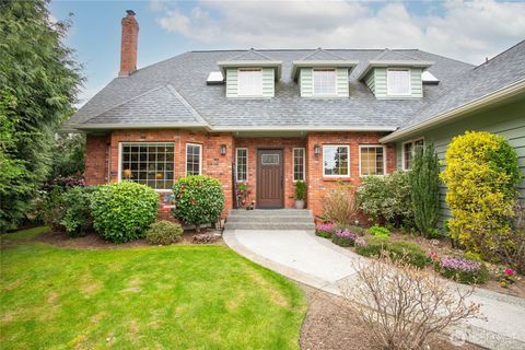 Photo of 1806 Fairview Court, Lynden, WA 98264 (MLS # 2506139)