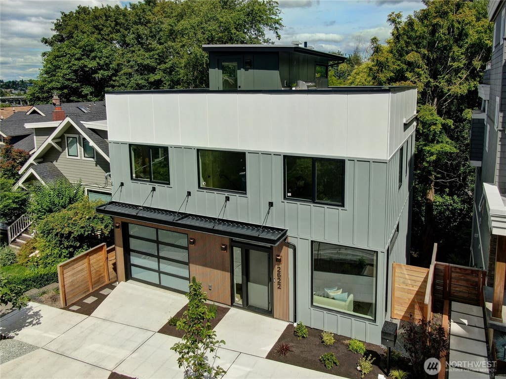 Photo of 2622 Mayfair Avenue N, Seattle, WA 98109 (MLS # 2535662)