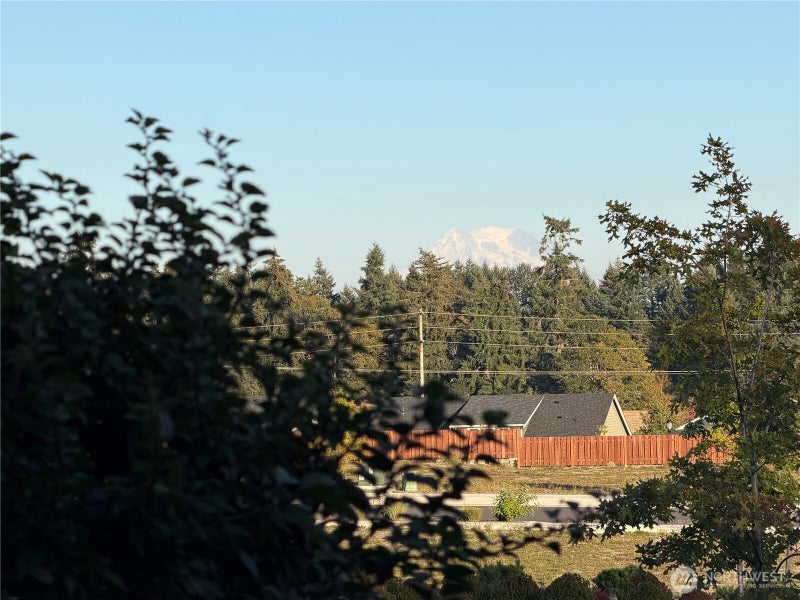 2835 Arrowroot Loop SE
