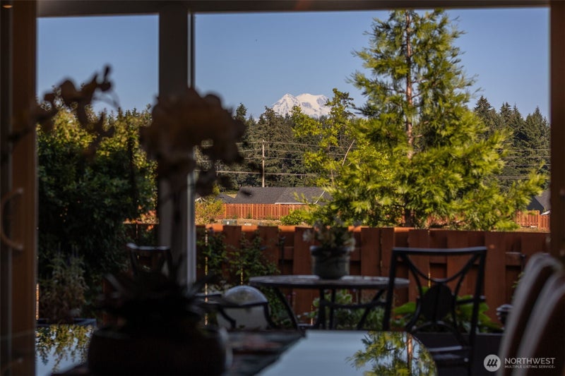 2835 Arrowroot Loop SE