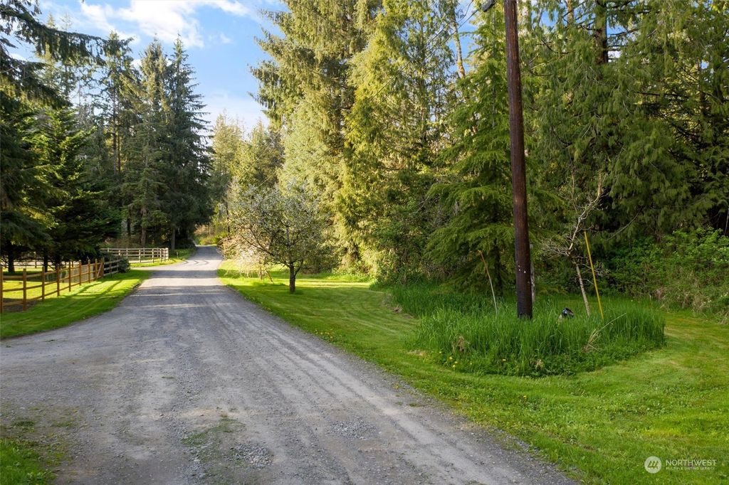 Photo of 4621 199th Avenue SE, Snohomish, WA 98290 (MLS # 2024715)