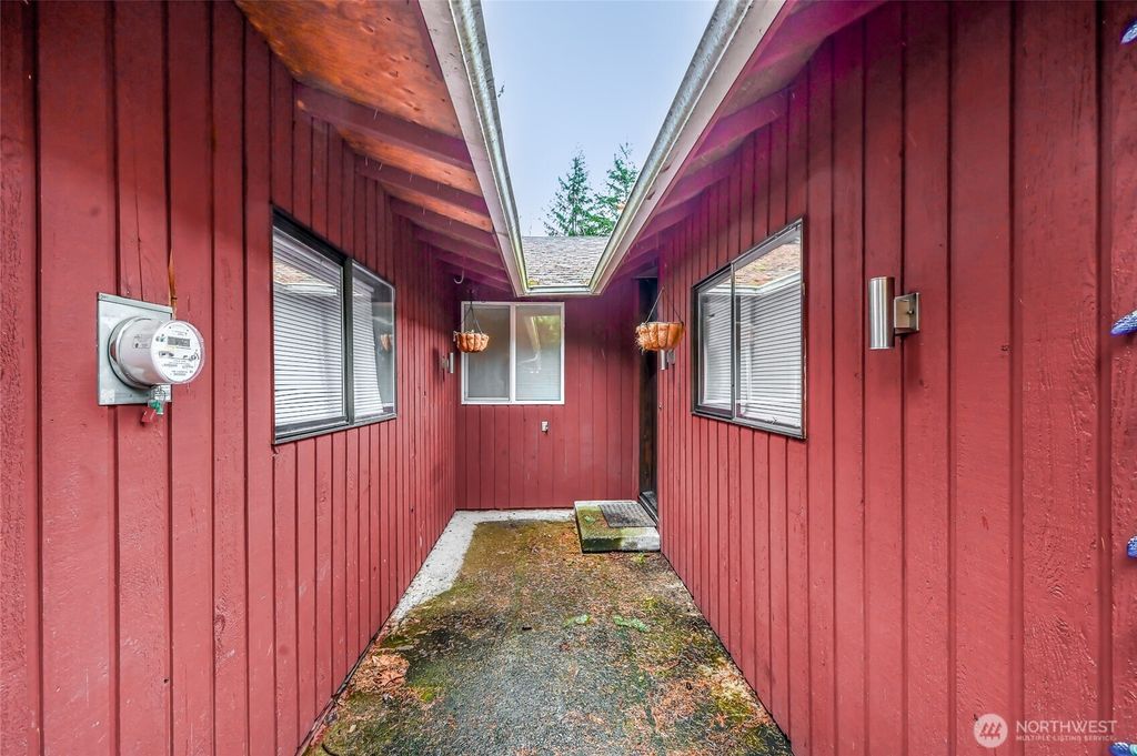 Photo of 8221 308th Avenue SE, Issaquah, WA 98027 (MLS # 2459854)