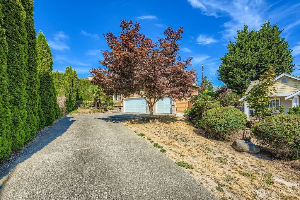 Photo of 24015 130th Avenue SE, Kent, WA 98030 (MLS # 2452002)