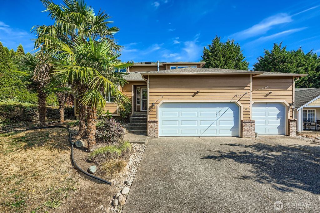 Photo of 24015 130th Avenue SE, Kent, WA 98030 (MLS # 2452002)