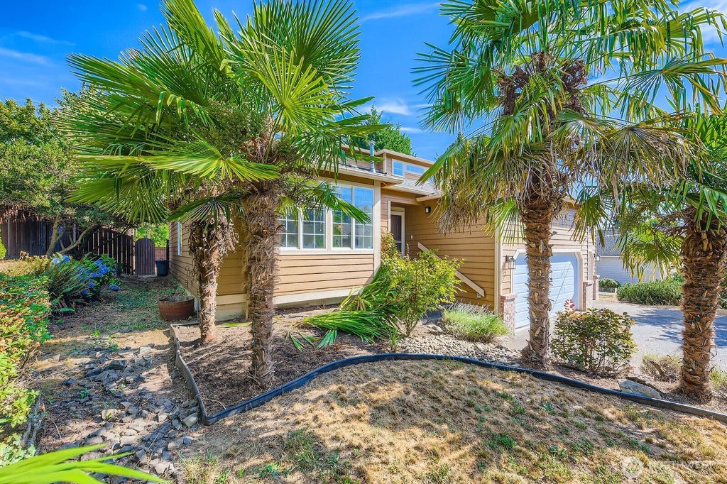 Photo of 24015 130th Avenue SE, Kent, WA 98030 (MLS # 2452002)