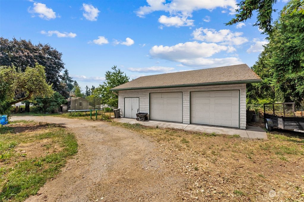 Photo of 19808 24th Avenue W, Lynnwood, WA 98036 (MLS # 2136715)