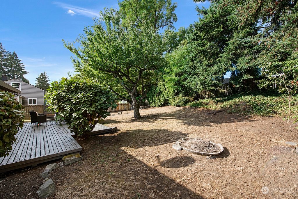 Photo of 11627 13th Avenue SW, Burien, WA 98146 (MLS # 2164743)