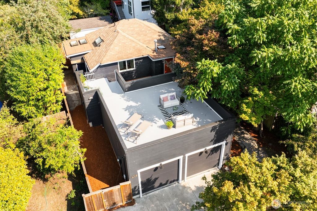 Photo of 6008 57th Avenue NE, Seattle, WA 98115 (MLS # 2427849)