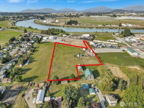 Photo of 17506 State Route 536, Mount Vernon, WA 98273 (MLS # 2493612)