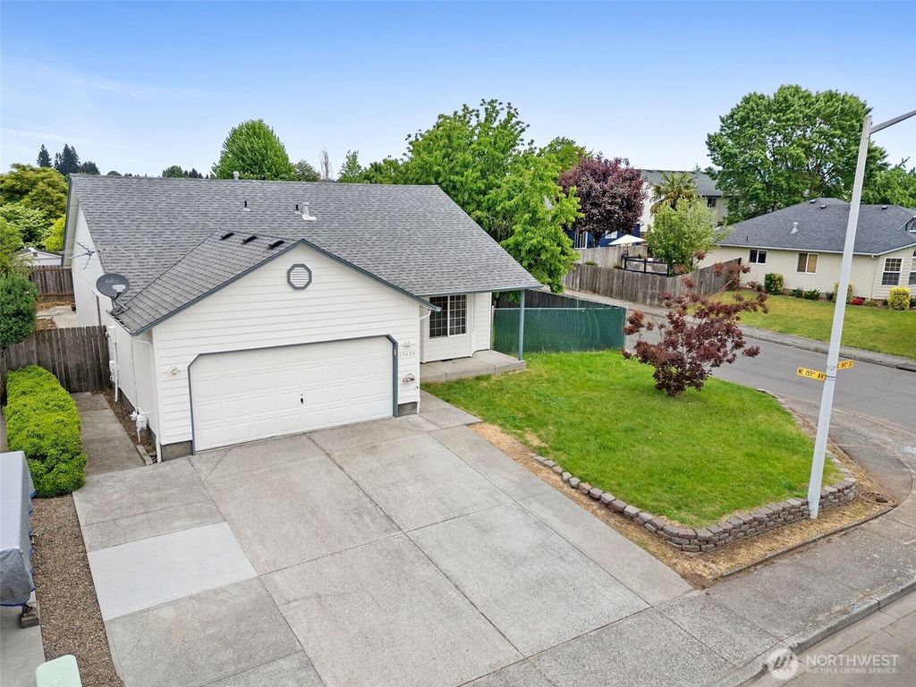 Photo of 15420 NE 84th Street, Vancouver, WA 98682 (MLS # 2520415)