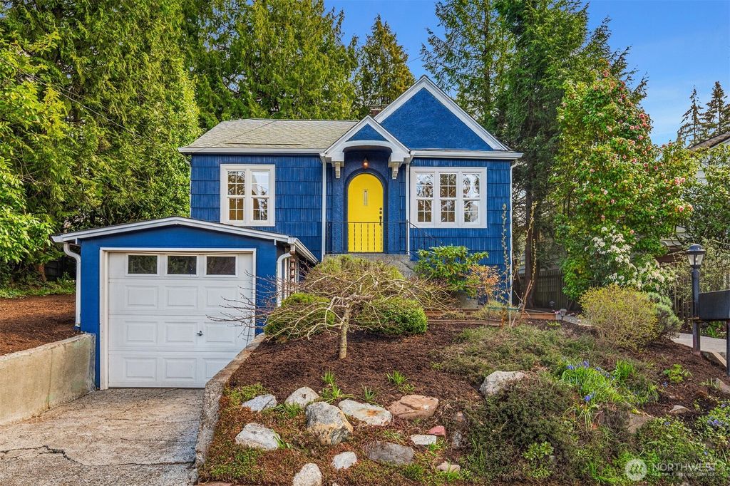 Photo of 8806 12th Avenue NE, Seattle, WA 98115 (MLS # 2353314)