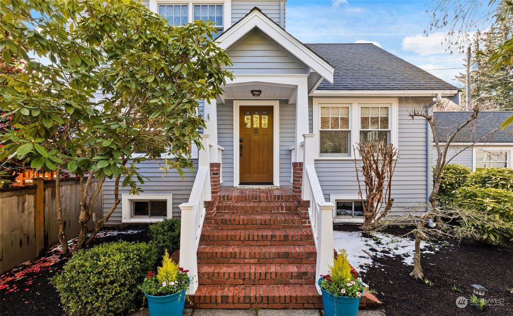Photo of 1511 NW 200th Street, Shoreline, WA 98177 (MLS # 2053289)