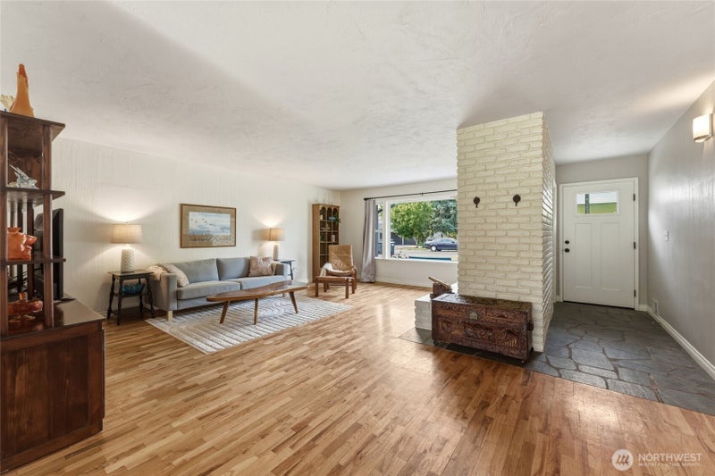 1836 Pike Place