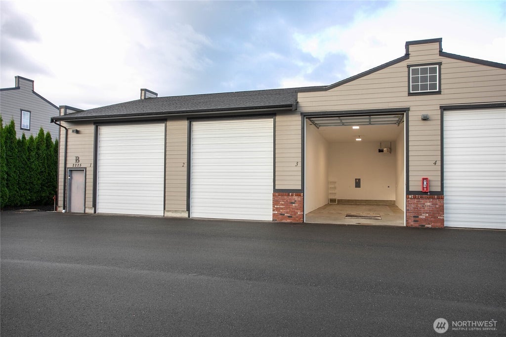 Photo of 2225 Mercedes Drive #B3, Lynden, WA 98264 (MLS # 2588557)