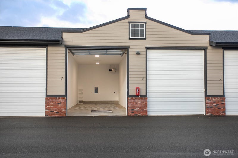 2225 Mercedes Drive B3