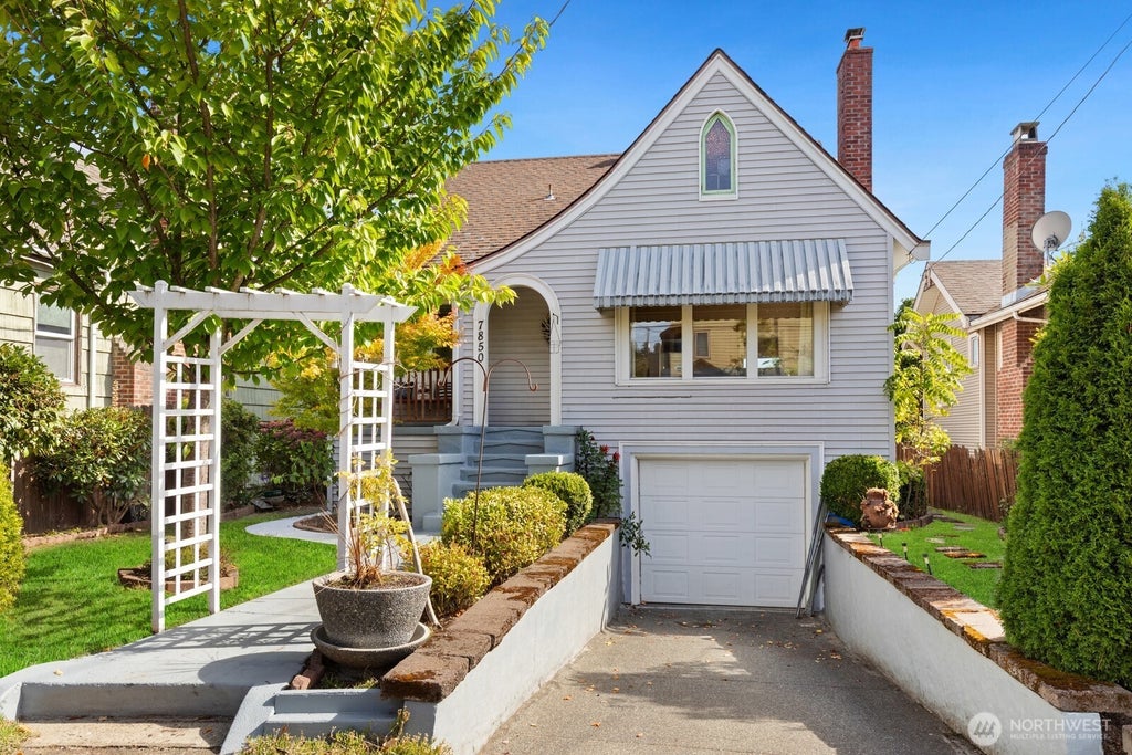 Photo of 7850 Renton Avenue S, Seattle, WA 98118 (MLS # 2590500)