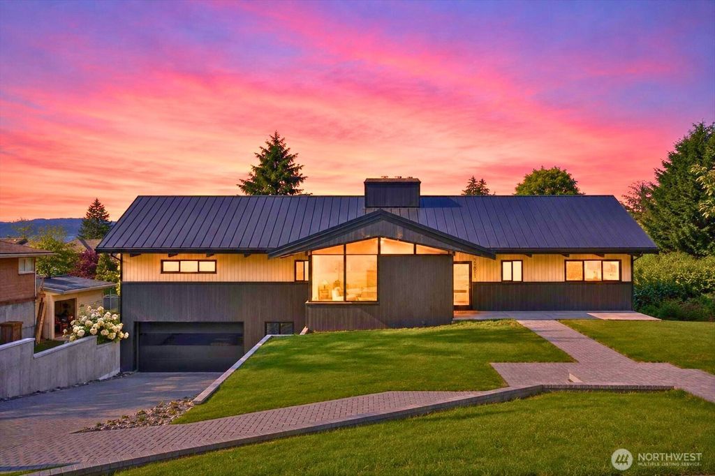 Photo of 29811 Marine View Drive SW, Federal Way, WA 98023 (MLS # 2526379)